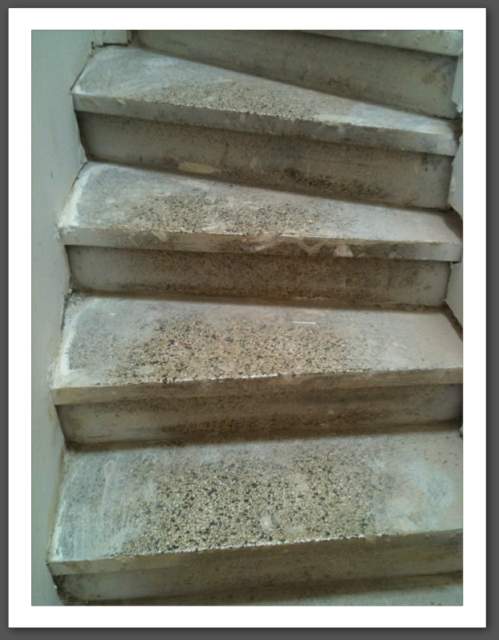 habillage escalier,rnover son escalier ,recouvrir un escalier beton avec un placages habillage escalier beton, recouvrir par collage un escalier bton brut de dcoffrage avec les placages, MONOLITH inusable en 22 mm, aspect : bton cir , pierre noire cire, ou couleur , envoyez le plan de chaque marches et contremarches, nous vous les dcoupons sur mesure en une semaine, pour un devis : monolith@orange.fr placage escalier beton,renover son escalier par recouvrement, www.marche-en-resine.com